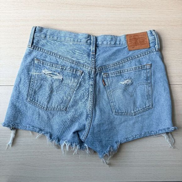 Levi's Premium 501 Button Fly W29 Light Blue Women Jean Shorts Frayed Distressed - Picture 7 of 9
